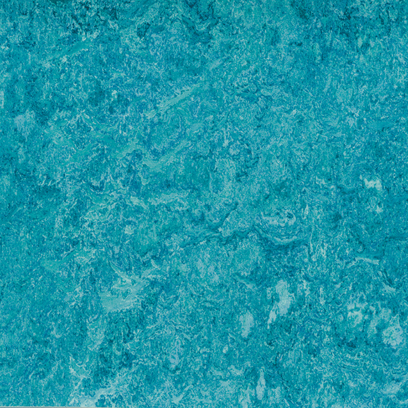 Resistenza alle macchie e pavimenti eterogenei a basso costo